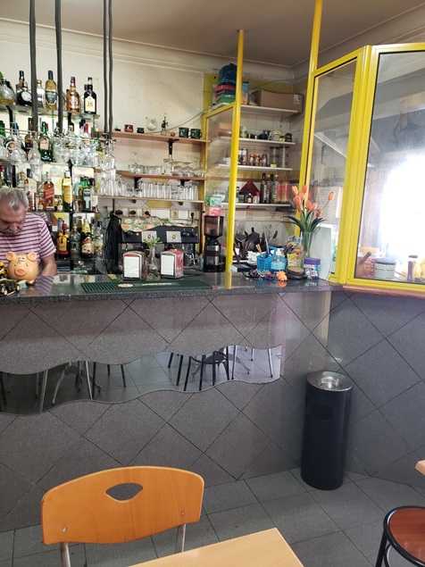 Snack-Bar com esplanada em Sacavém